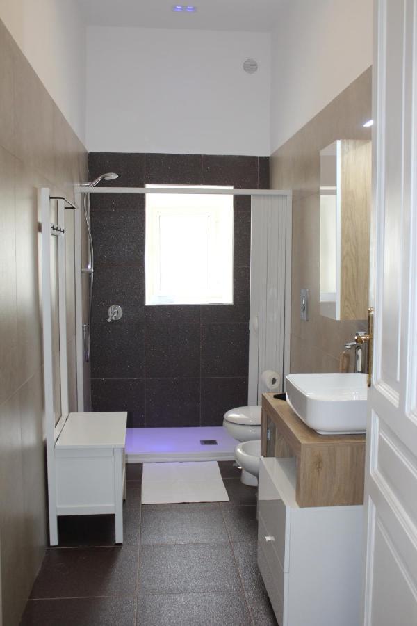 Nel Cuore Del Vomero Apartament Napoli Bagian luar foto