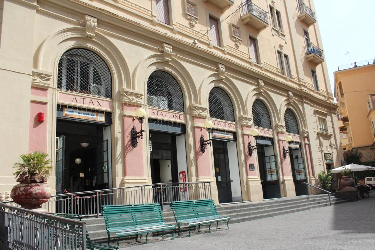 Nel Cuore Del Vomero Apartament Napoli Bagian luar foto