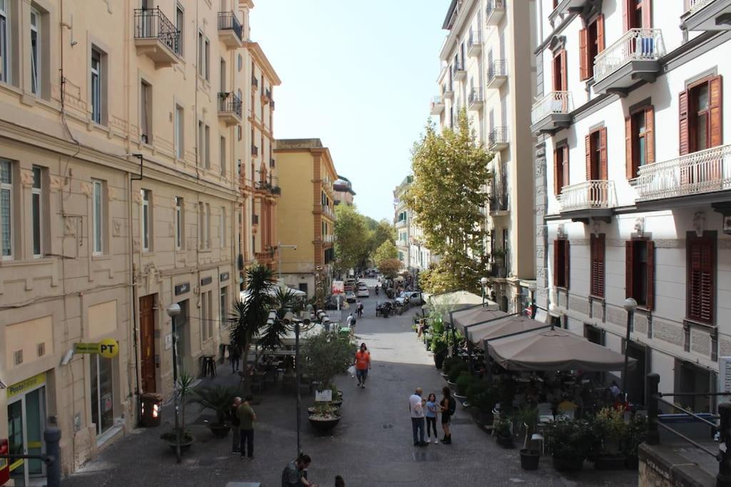 Nel Cuore Del Vomero Apartament Napoli Bagian luar foto