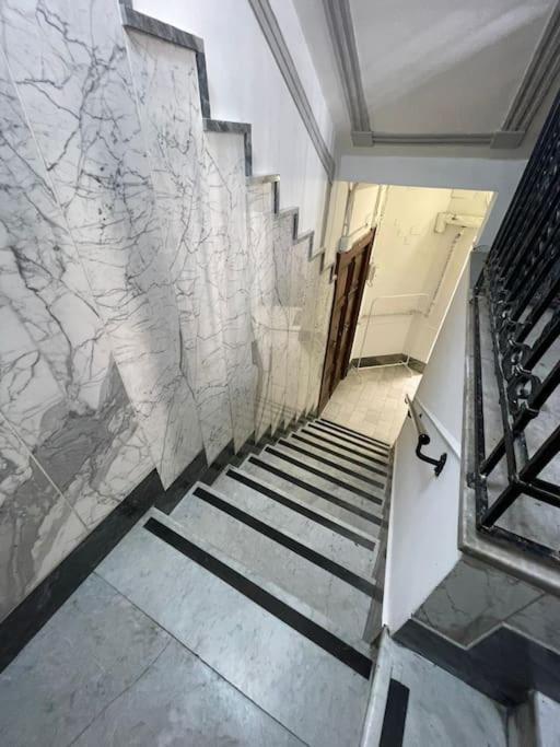 Nel Cuore Del Vomero Apartament Napoli Bagian luar foto