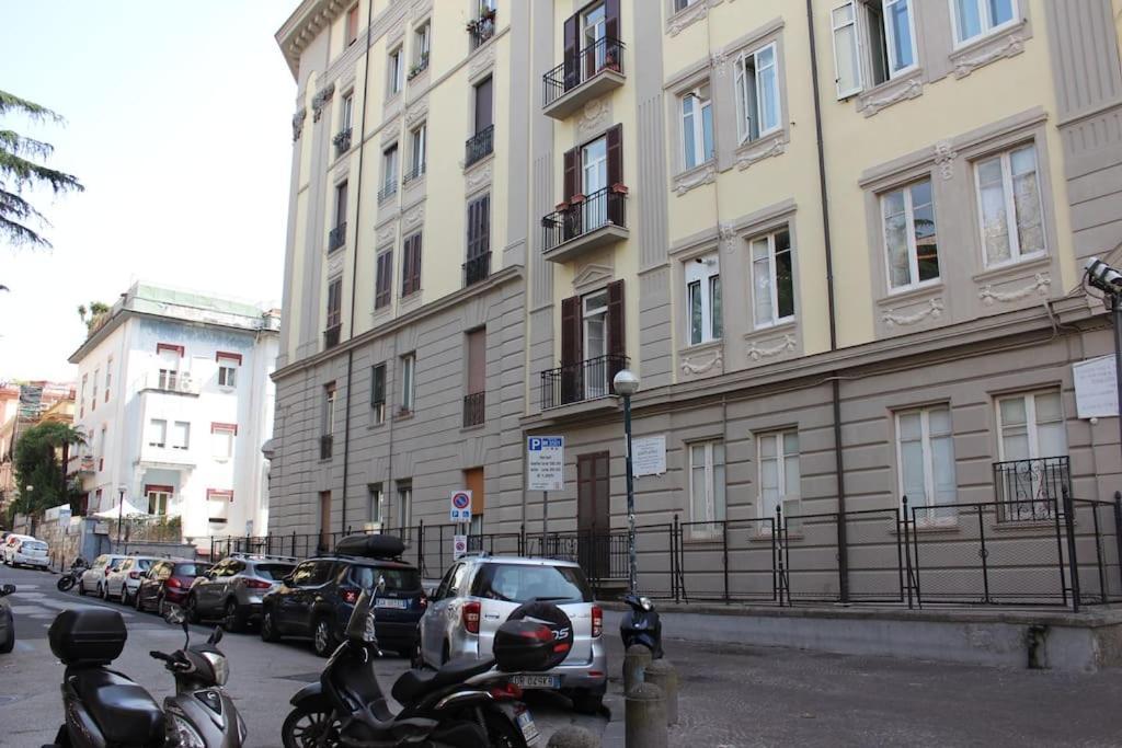 Nel Cuore Del Vomero Apartament Napoli Bagian luar foto