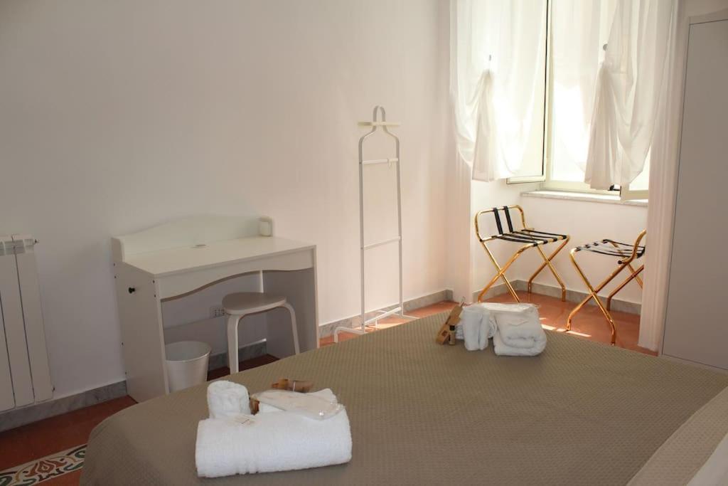 Nel Cuore Del Vomero Apartament Napoli Bagian luar foto