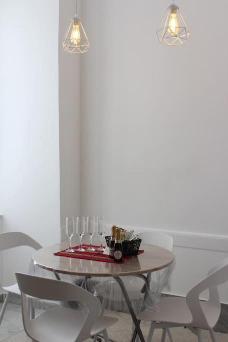Nel Cuore Del Vomero Apartament Napoli Bagian luar foto